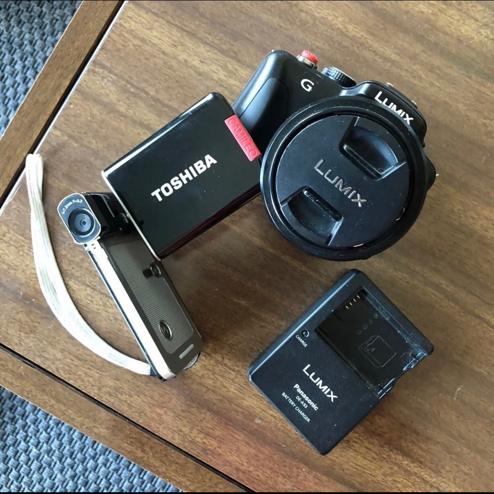 Panasonic LUMIX DMC G3 digital camera + Toshiba Camileo